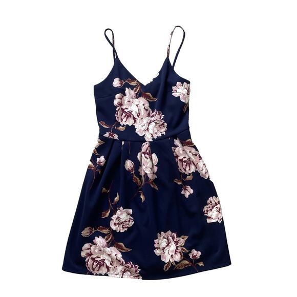 Monteau Dresses & Skirts - NWT Monteau Floral Dress Size Medium